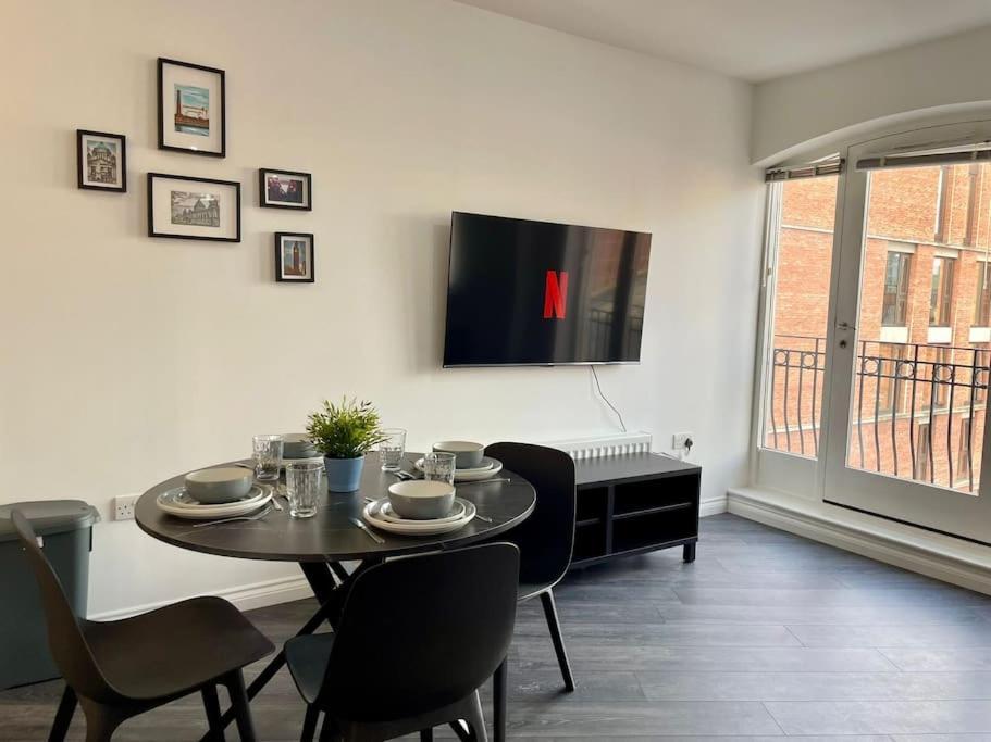 Elegant Belfast City Centre Apt Walk Everywhere Exterior photo